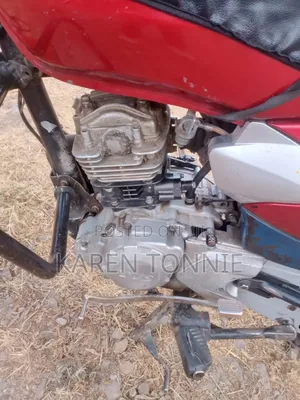 TVS HLX 125 2021 Red
