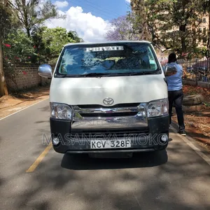 Toyota HiAce 2012