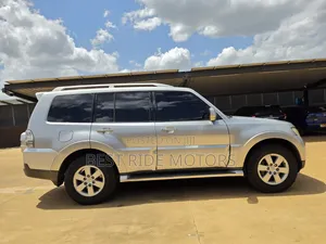 Mitsubishi Pajero 3.2 DI-D Elegance 2005 Nyeupe
