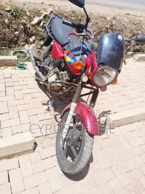 Bajaj Boxer 2023 Nyekundu