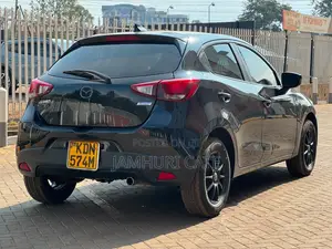 Mazda Demio 2016 Nyeusi