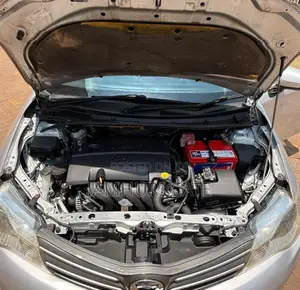 Toyota Axio 2012