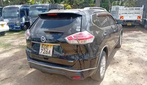 Nissan X-Trail 2014 Nyeusi