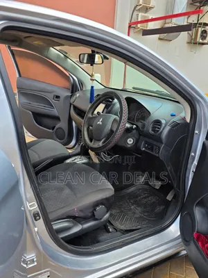 Mitsubishi Mirage 2014 Nyeupe