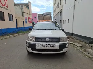 Toyota Probox 2014 Nyeupe