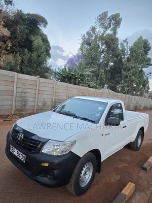 Toyota Hilux 2011 White