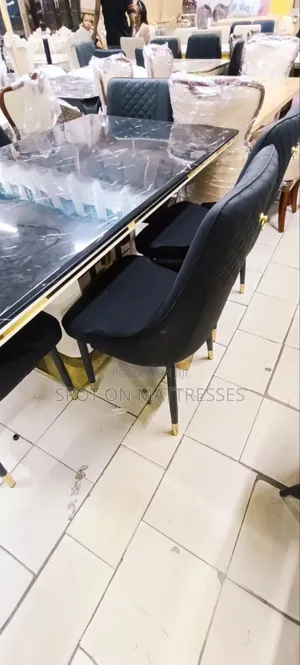 Seti ya Dining Nyeusi ya Marble Effect ya Viti 6 na Viti vya PU Leather
