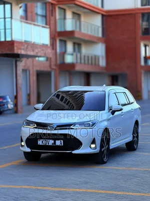 Toyota Corolla Fielder 2018 Nyeupe
