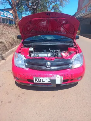 Toyota IST 2004