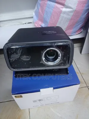 CY900 1080p Projector for Big Screen Gaming