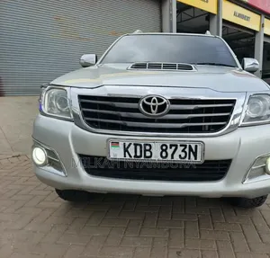 Toyota Hilux Double Cabin 2013