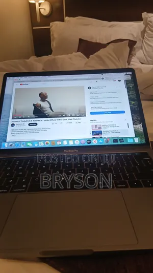 Apple MacBook Pro 2017 13" 16GB RAM 250GB SSD