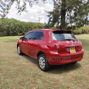 Toyota Auris 2008 Nyekundu
