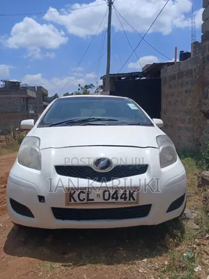 Toyota Vitz 2010 White