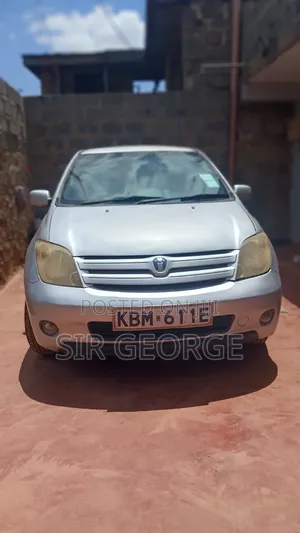 Toyota IST 2003 Nyeusi