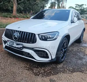 Mercedes-Benz GLC250 4MATIC AMG Line 2017