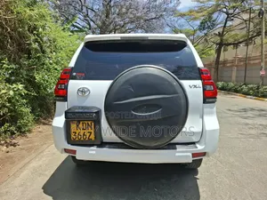 Toyota Land Cruiser Prado 3.0 TD VXL 2012 Nyeupe