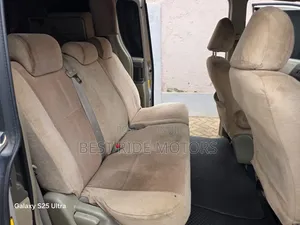 Toyota Noah 2.0 158hp FWD (8 Seater) 2012 Beige