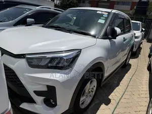 Toyota Raize 2020 Nyeupe