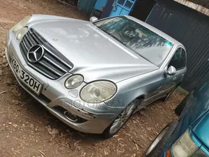 Mercedes-Benz E320 CDI 2004 Nyeupe