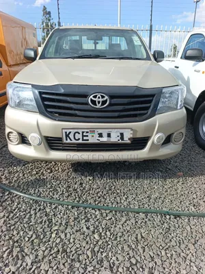 Toyota Hilux 2015 Gold