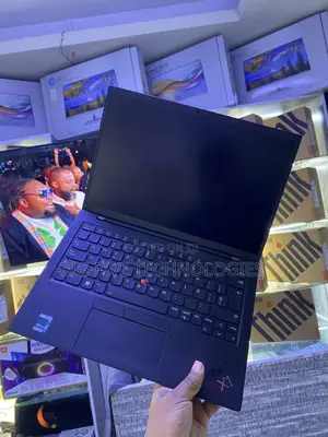 Lenovo ThinkPad X1 Carbon Laptop (i7, 16GB RAM, 512GB SSD)