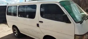 Toyota HiAce 2004