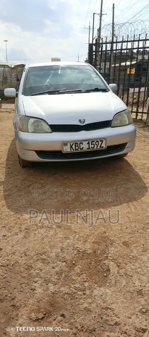 Toyota Platz 2005