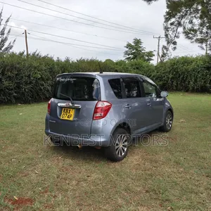 Toyota Ractis 2006 Bluu