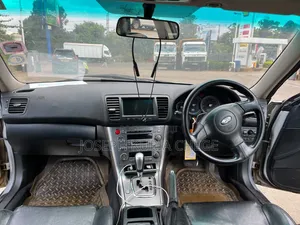 Subaru Outback 2005 Nyeupe