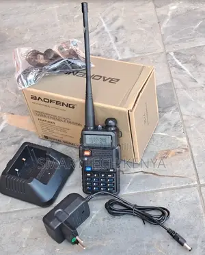 Redio ya Mawasiliano ya Baofeng UV-5R Dual Band na Earpiece