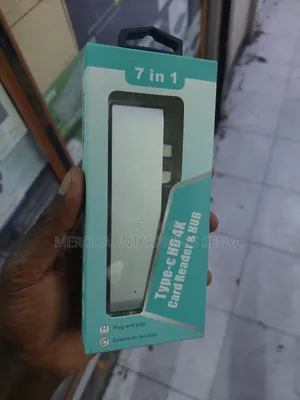 7-in-1 Card Reader Hub