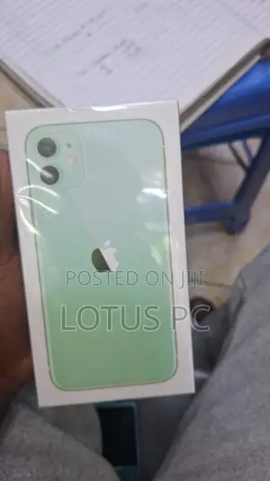 New Apple iPhone 11 128GB Green