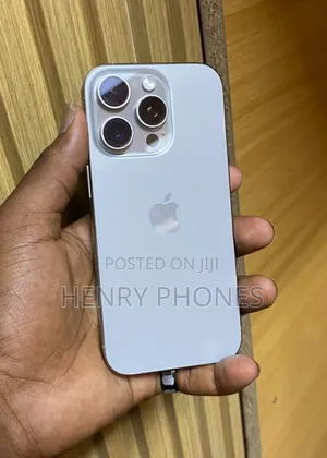 Apple iPhone 16 Pro 256GB Nyeupe