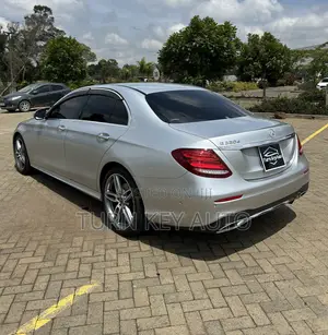 2016 Mercedes-Benz E220d AMG Line