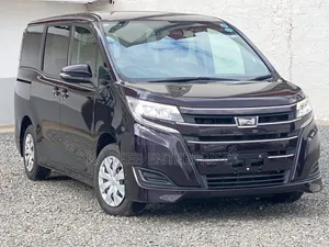 Toyota Noah 2021 - Haijasajiliwa