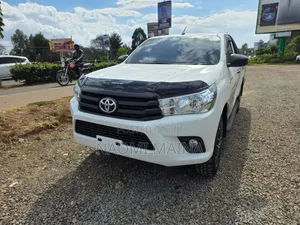 Toyota Hilux Revo Single Cab 2.4 Diesel RWD 2019 Nyeupe