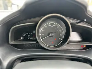 Mazda Axela 2019 Rangi ya Maroon