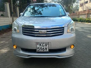 Toyota Noah 2.0 158hp FWD (8 Seater) 2013 Dhahabu
