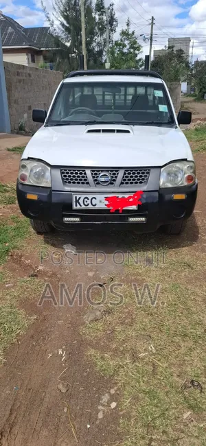 Nissan Hardbody 2015 White