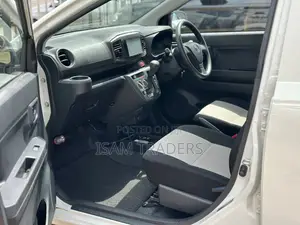 Daihatsu Mira ES 2019 Nyeupe