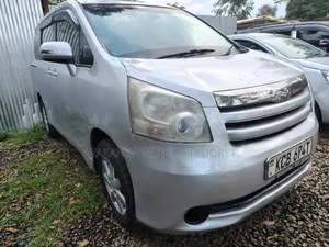 2008 Toyota Noah 2.0L Minivan (8 Seater)