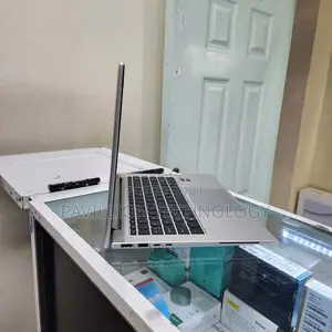 Laptop HP EliteBook 840 G10 8GB RAM, 256GB SSD
