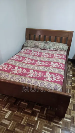 Vitanda vya Mbao vya Mahogany Single na Magodoro (2)