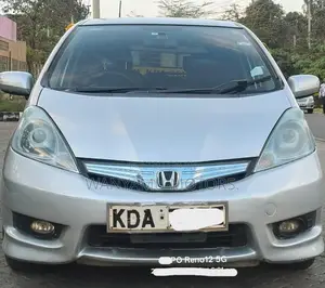 Honda Fit Shuttle 2014 Silver Hybrid