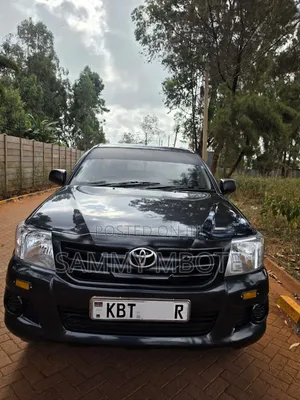 Toyota Hilux 2.5 D-4D SRX 2012 Nyeusi