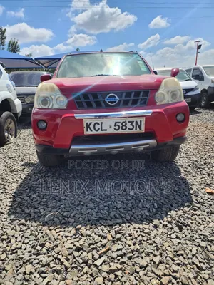 Nissan X-Trail 2.0 Petrol XE 2011 Maroon