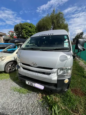 Toyota HiAce 9L 2014 Silver