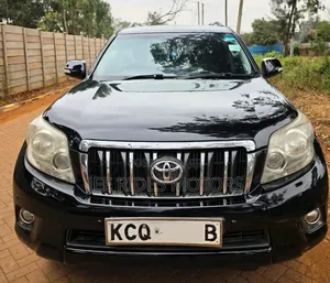 Toyota Land Cruiser Prado 2011