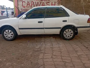 Toyota Corolla Sedan Automatic 1998 Nyeupe